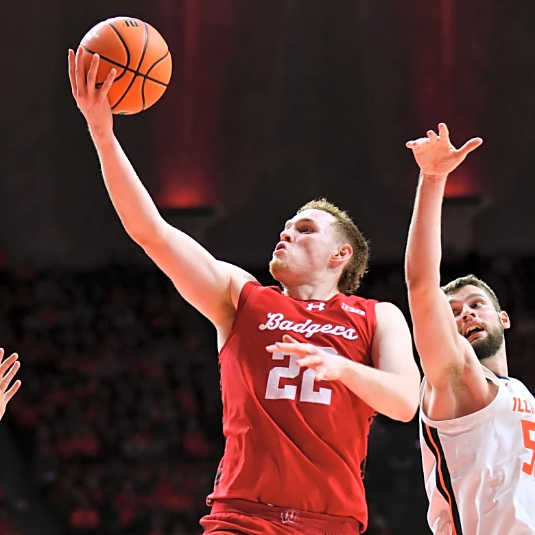 3 things that stood out from Wisconsin’s OT win over Illinois: Austin Rapp is getting into form