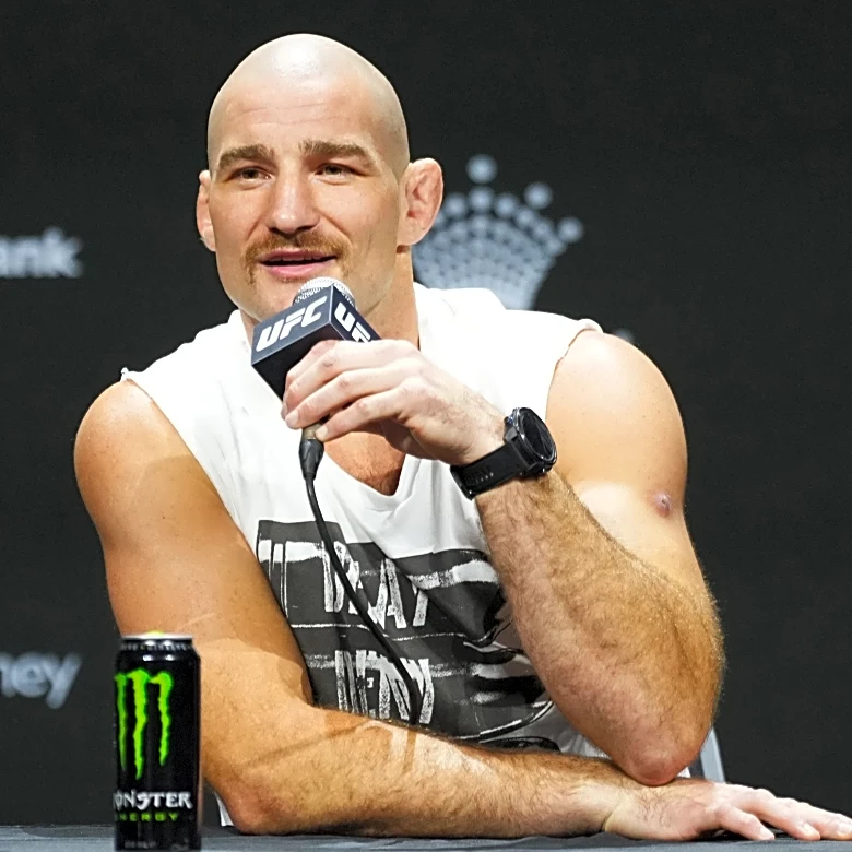 Sean Strickland trashes inactive champ Khamzat Chimaev: ‘The guy doesn’t need to fight’