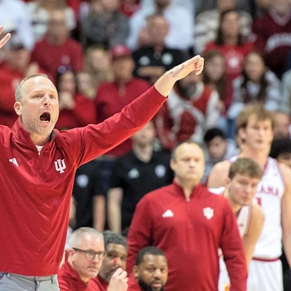 WATCH: Indiana men’s basketball head coach Darian DeVries previews Illinois