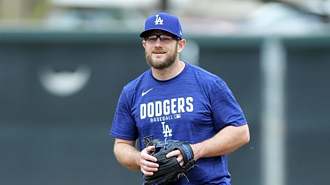 The many Dodgers contracts of Max Muncy
