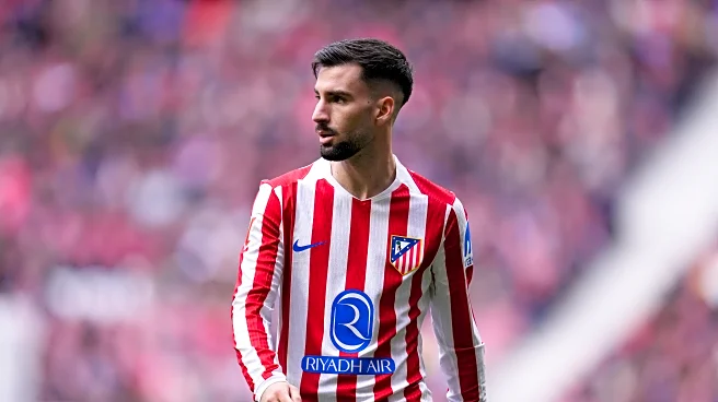 Atlético’s #10 shirt looks too big for Álex Baena