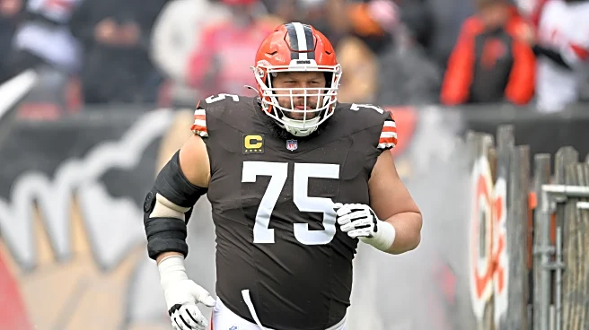 49ers free agency profile: Is Joel Bitonio the stopgap answer at left guard?