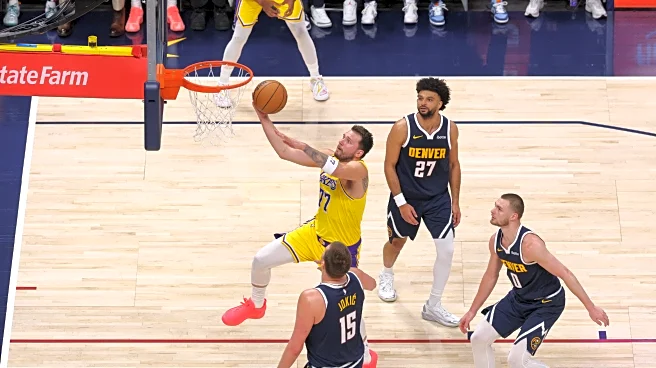 Lakers fail to convert down stretch, fall in Denver