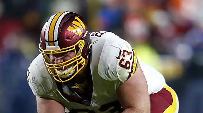 Chargers sign C Tyler Biadasz to 3-year, $30 million deal