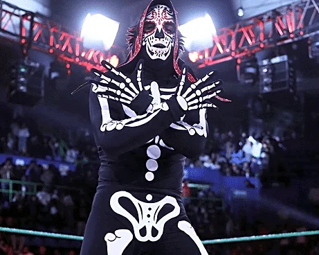 Watch the Mar. 7 WWE Lucha Libre AAA: La Parka vs. El Grande Americano