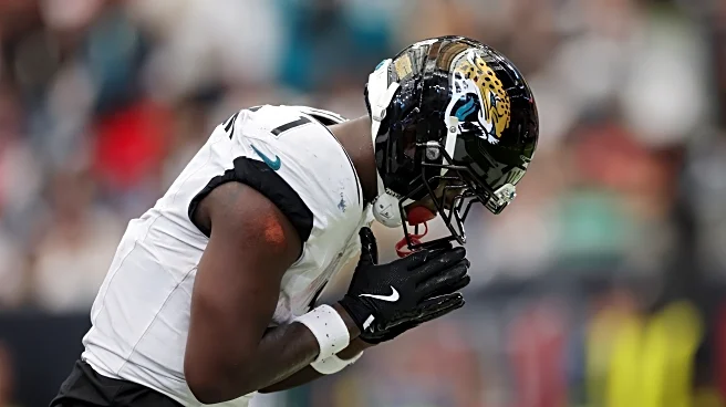 Former Jaguars RB Travis Etienne signs with hometown Saints