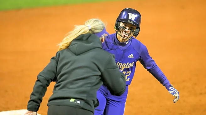 Husky Softball Weekly Roundup: Winning Streak Reaches Nine