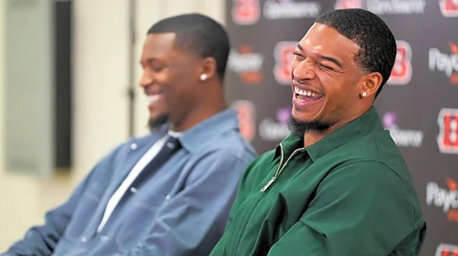 Ja’Marr Chase reacts to Ravens – Maxx Crosby trade fiasco live on Twitch with Tee Higgins