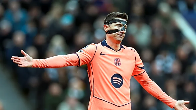 Should Barcelona offer Robert Lewandowski a contract extension?