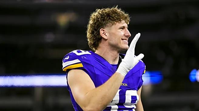 Dolphins sign tight end Ben Sims to one-year deal