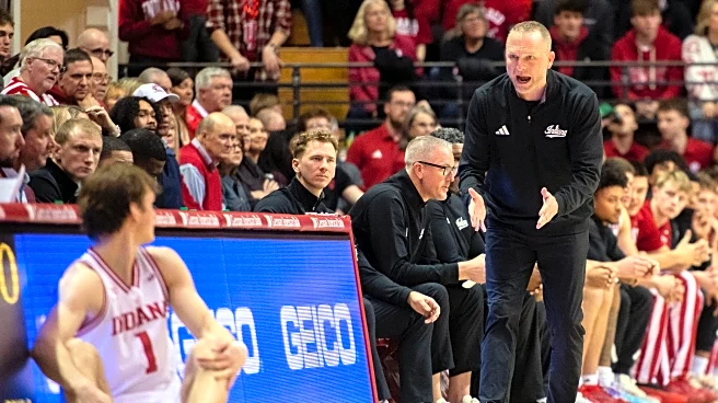 Darian DeVries’ senior-heavy approach falls flat for Indiana men’s basketball in year one