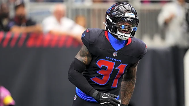 Lions roster impact: Damone Clark gives LB group depth, competition