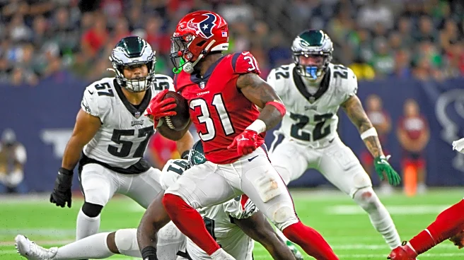 Dameon Pierce, Eagles agree to one-year contract