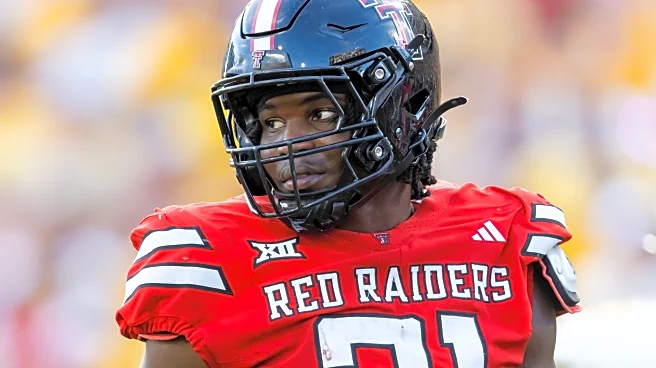 Cowboys land top pass rusher in new mock draft