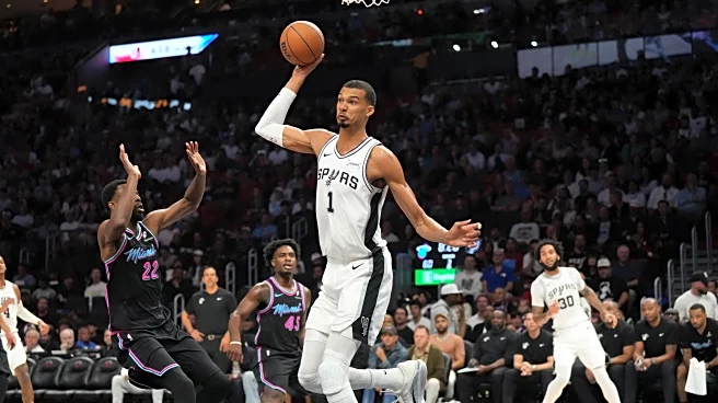 Highlights: Spurs incinerate all the stats in win over the Heat