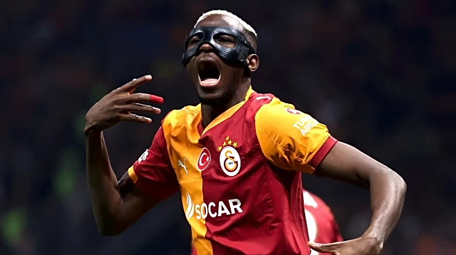 Should Barcelona go for Victor Osimhen instead of Julian Alvarez this summer?