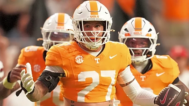 How William Inge is ‘refining’ sophomore linebacker Jadon Perlotte during spring practice