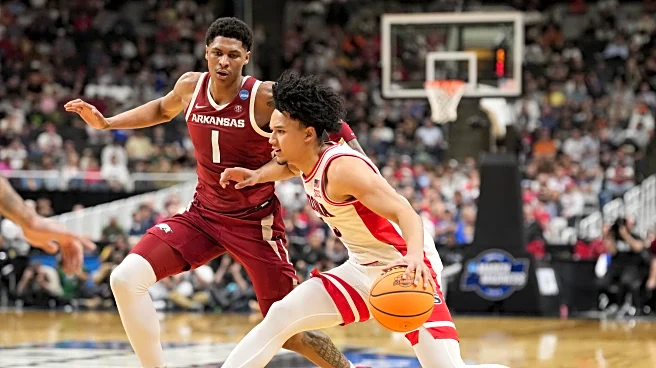 NCAA Tournament: Arizona dominates Arkansas, advances to first Sweet 16 since 2015