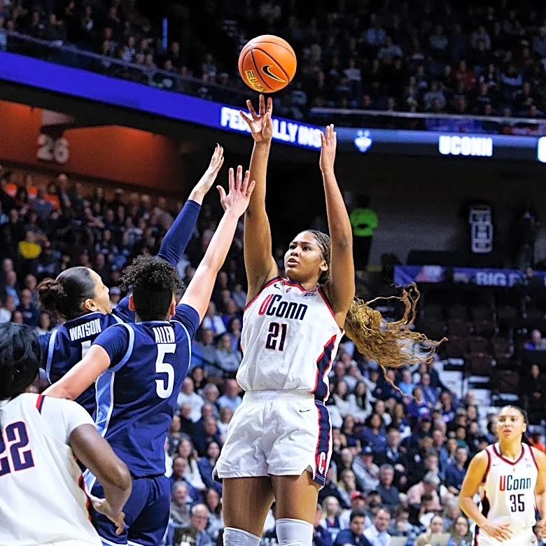 Sarah Strong wins three more National Player of the Year awards