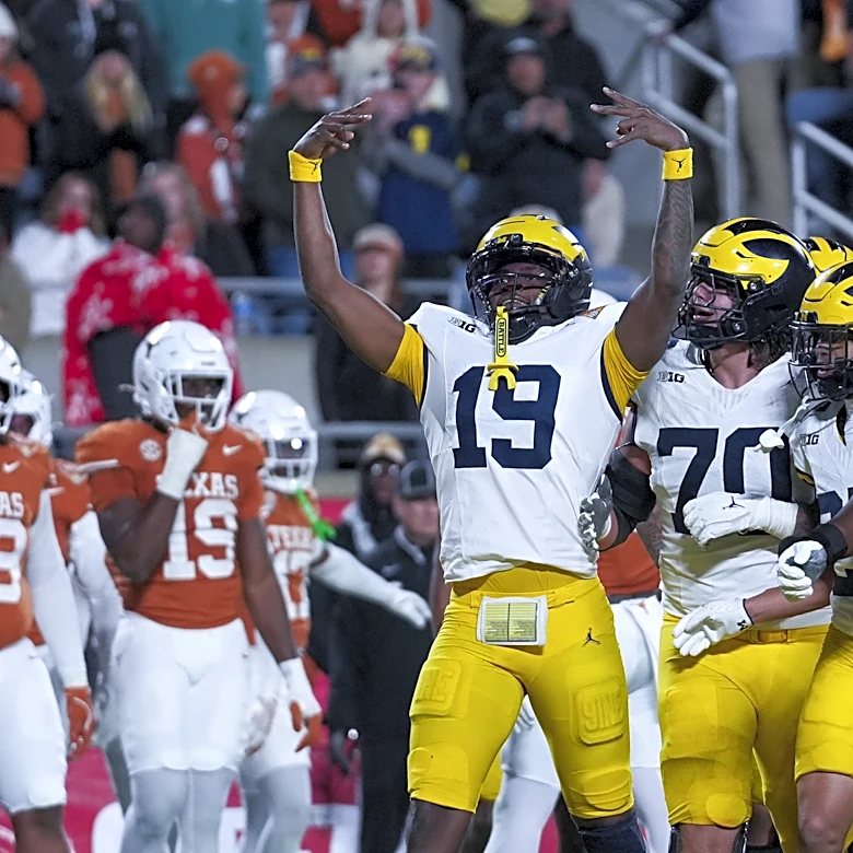 Recruiting Roundup: Michigan fighting SEC powerhouse for top QB target