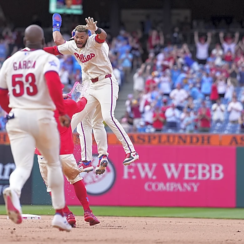 The Notes: New Concept and Outfield