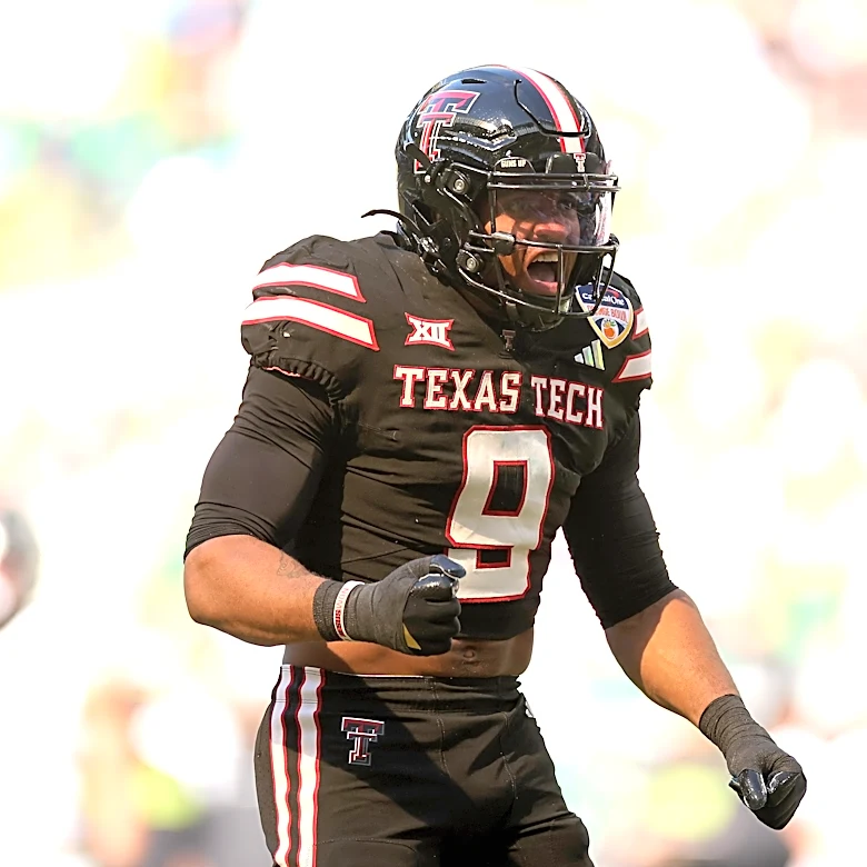 Cowboys should target this high speed edge rusher