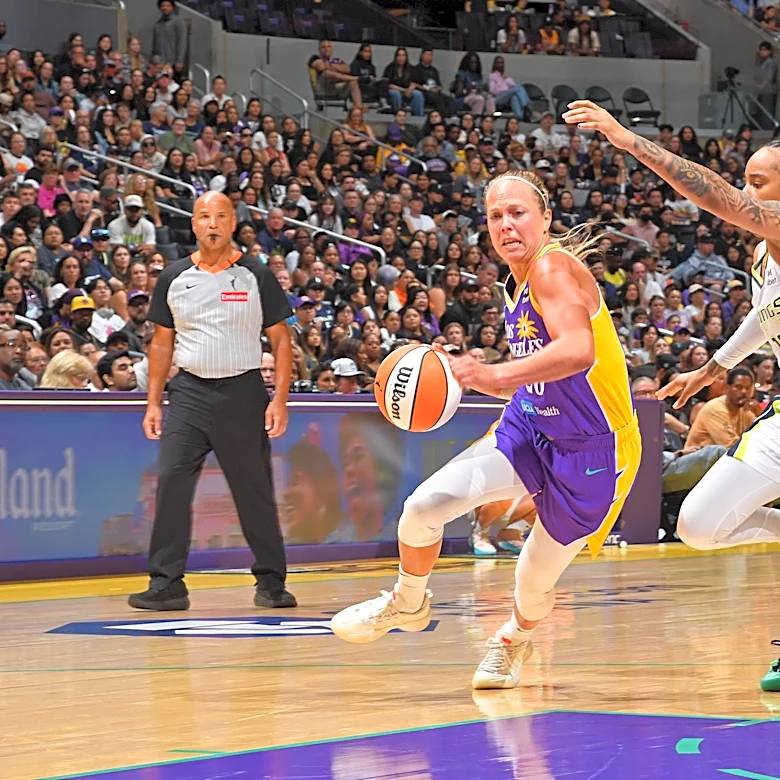 Sparks lose Julie Allemand, Sarah Ashlee Barker in WNBA expansion draft