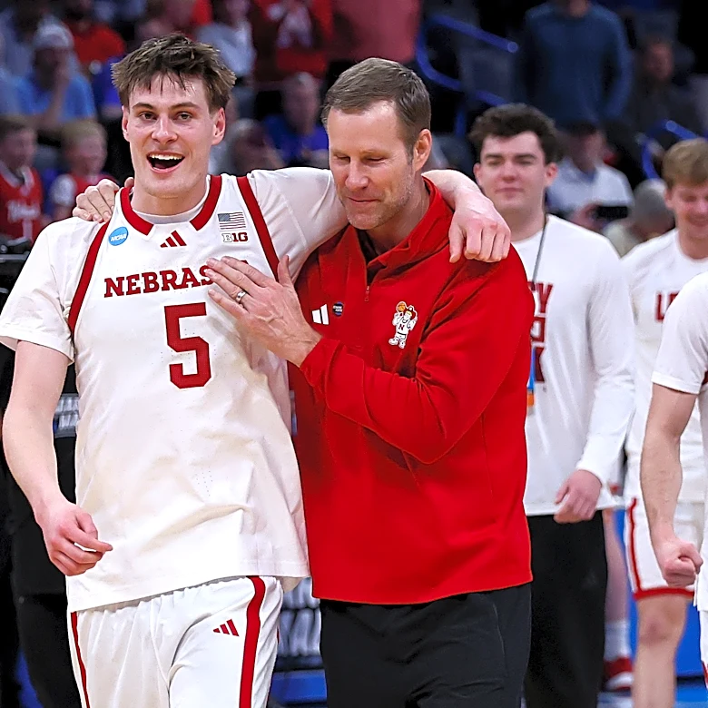 Nebraska Basketball: Fred Hoiberg Wins AP National Coach of the Year