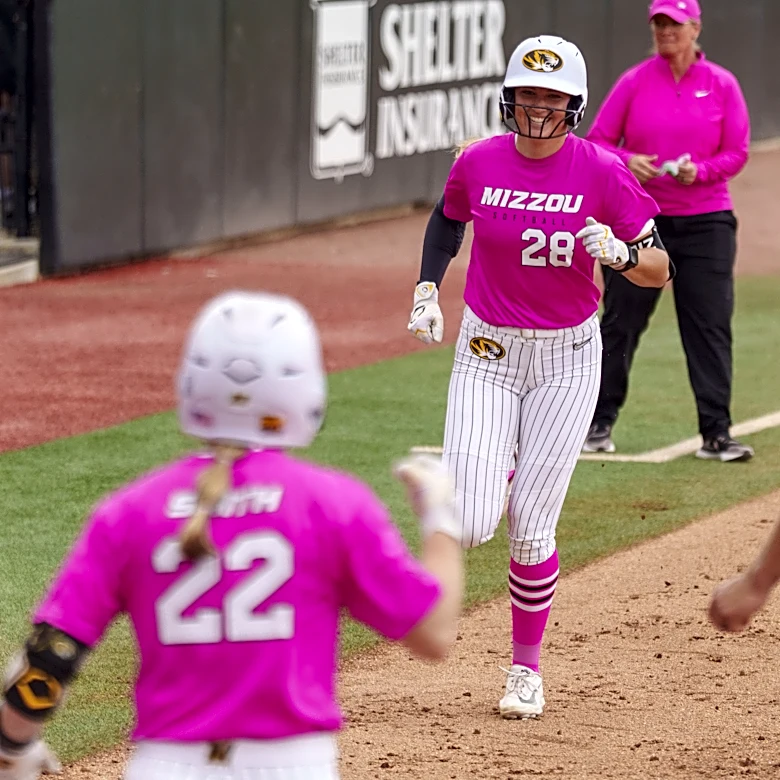 Mizzou Softball strikes first, LSU rallies back and dominates behind Kylee Edwards cycle