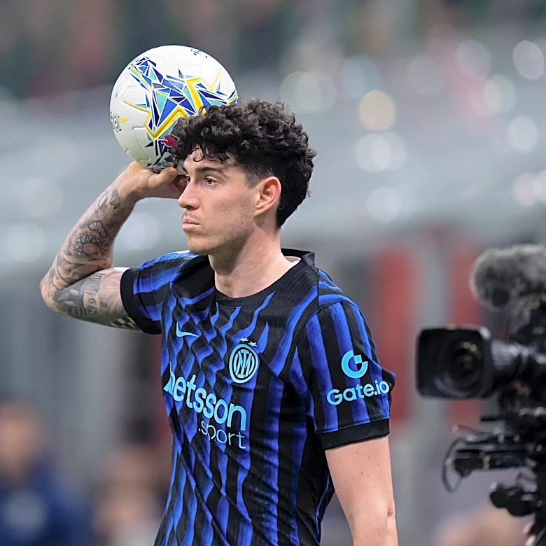 Inter boss speaks out on Alessandro Bastoni’s future amid Barcelona interest