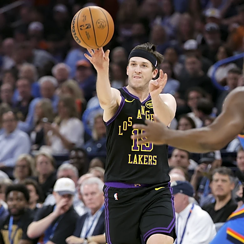 Austin Reaves underwent MRI on oblique, Lakers awaiting results