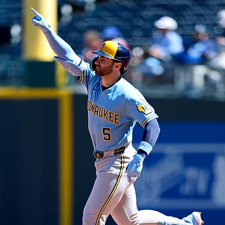 Brewers beat Royals 5-2 behind 5 RBI game from Garrett Mitchell