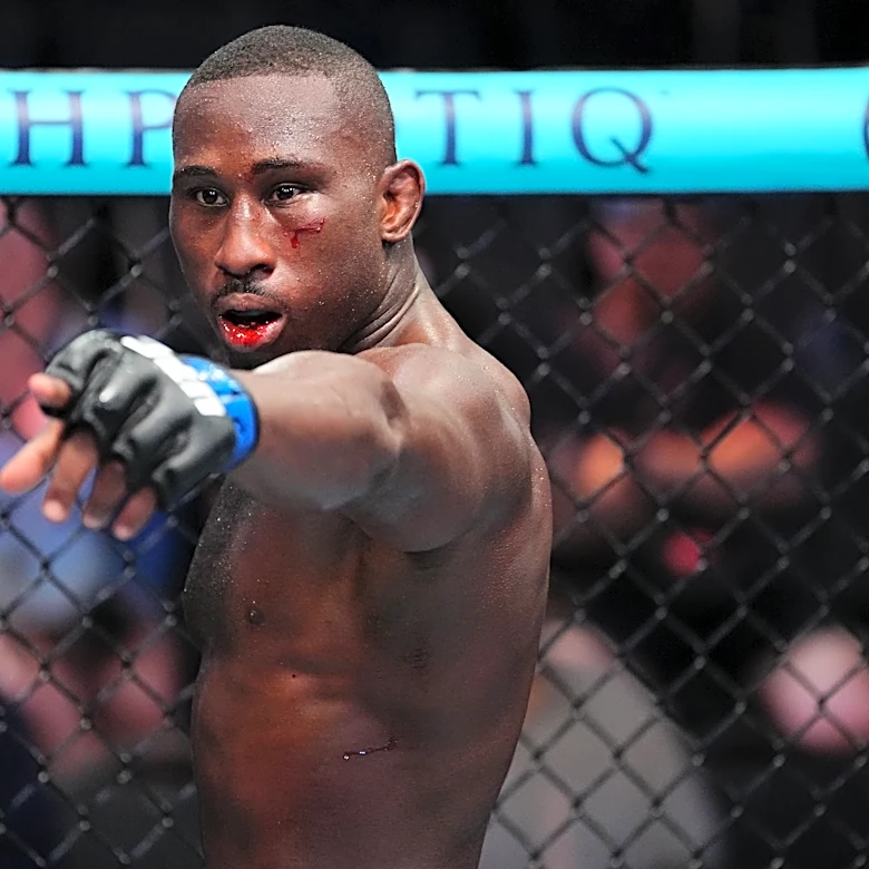 Highlights! Tresean Gore stuns Azamat Bekoev with suffocating guillotine choke | UFC Vegas 115