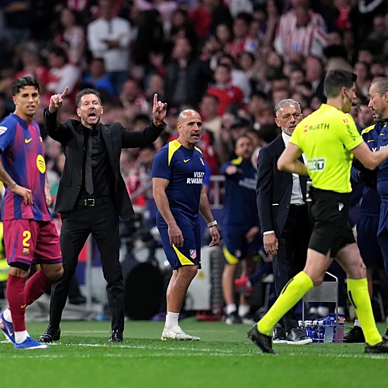 Diego Simeone points to refereeing mistake after Barcelona defeat