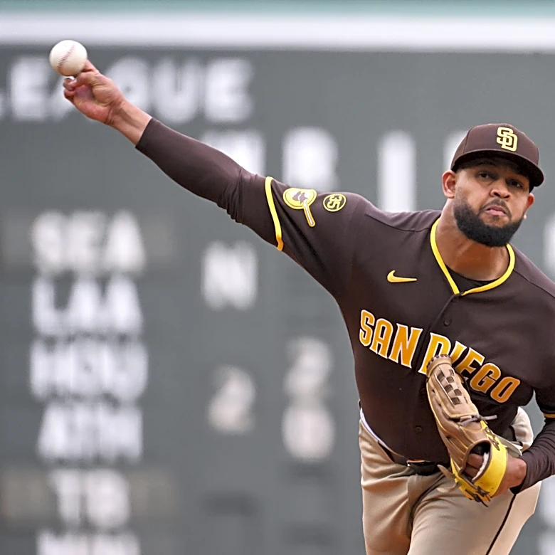 Fernando Tatis Jr. erases ugly day at plate with two-out double off Aroldis Chapman, scores winning run