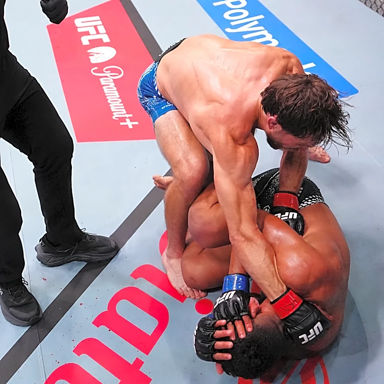 Highlights! Ethyn Ewing does it again, stuns undefeated prospect with vicious body shot knockout | UFC Vegas 115