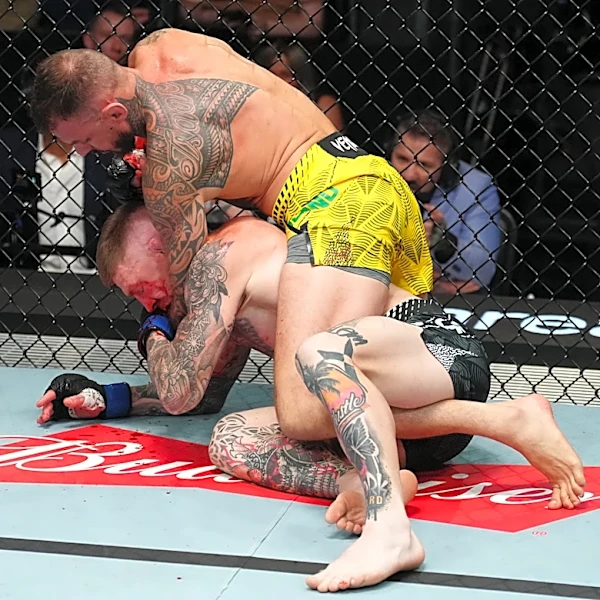 Highlights! ‘Money’ Moicano cashes in with main event submission over bloodied teammate Chris Duncan | UFC Vegas 115