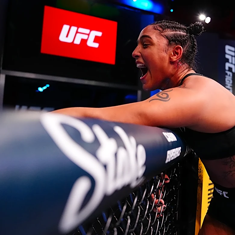 Cha-ching! Alice Pereira becomes youngest fighter to win $100K post-fight bonus | UFC Vegas 115