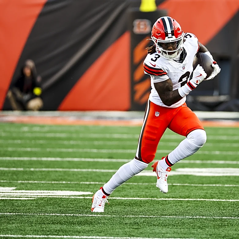 Browns QB Deshaun Watson working out with team’s top WRs before OTAs (Video)