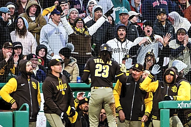 Offense shows life, Padres head into first rubber match of the season