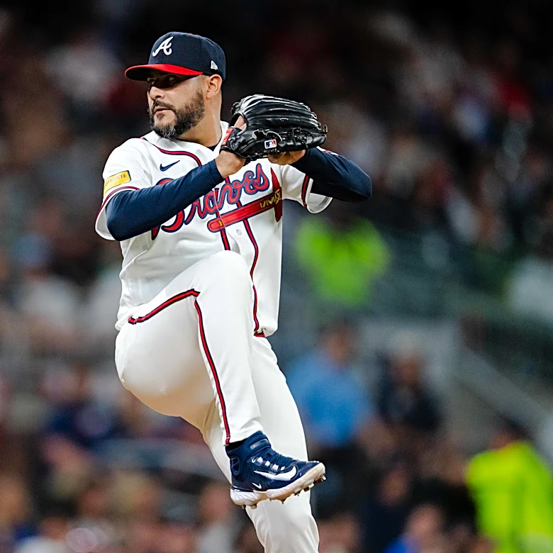 Martín Pérez gets the start to close out the series finale in Arizona