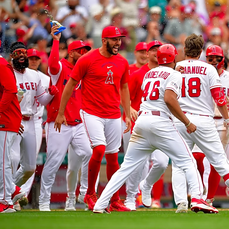 Mariners Lose Battle of the Heavens, Fall to Angles 8-7