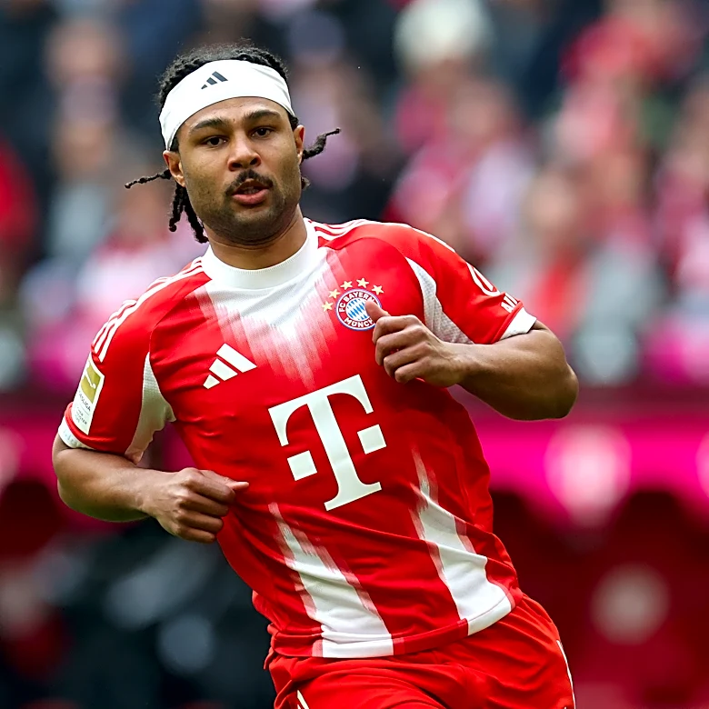 Who should Bayern Munich start at the No. 10 position vs. Real Madrid in the Champions League?