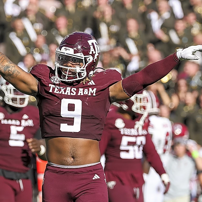 Buccaneers NFL Draft Target: EDGE Cashius Howell, Texas A&M