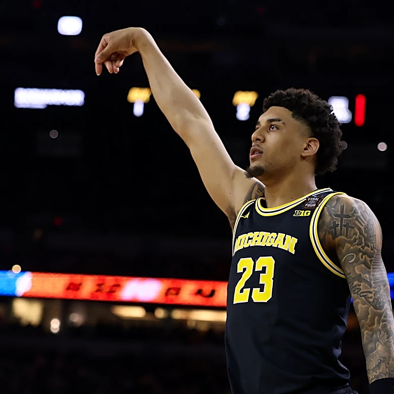 Michigan Steamrolls Arizona | Plays for the National Championship