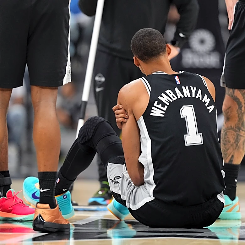 Open Thread: Victor Wembanyama leaves game with left rib contusion