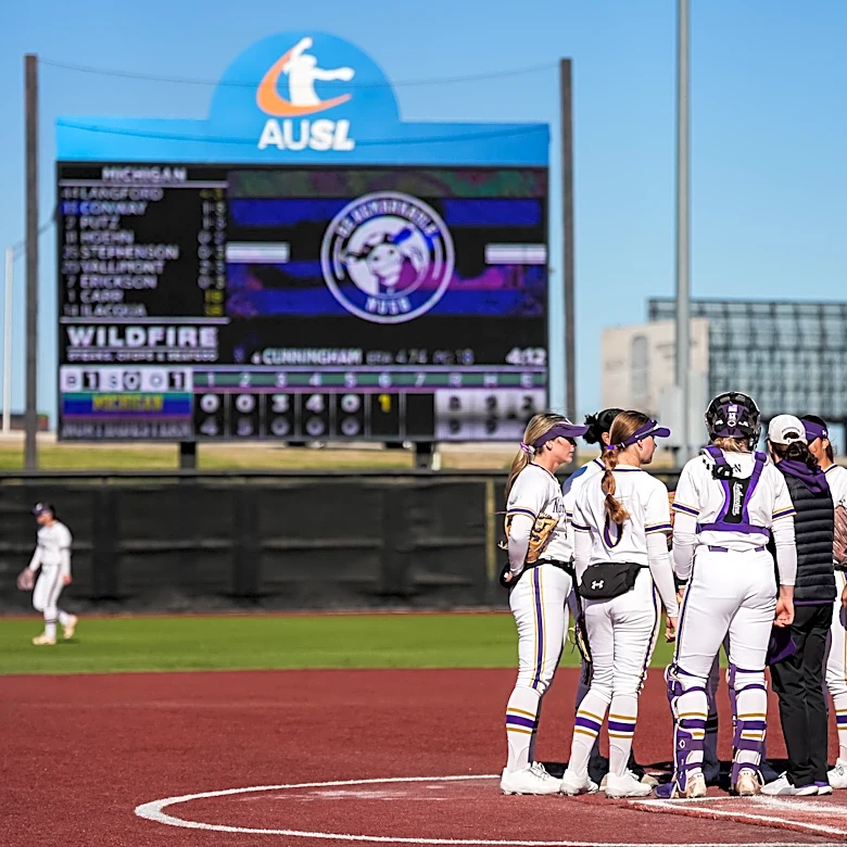 Softball Recap: Northwestern starts strong, falters late in series loss to Michigan