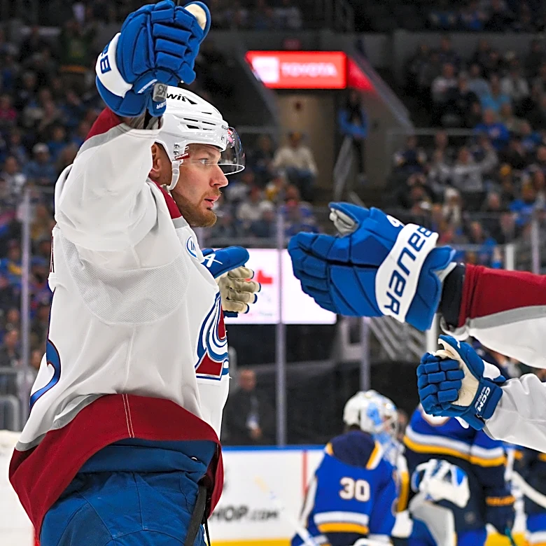 Recap: Avs clinch Central Division title behind Nichushkin’s two-goal night