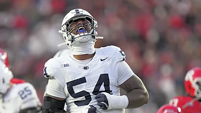 Xavier Gilliam makings plays for Tennessee in spring practice