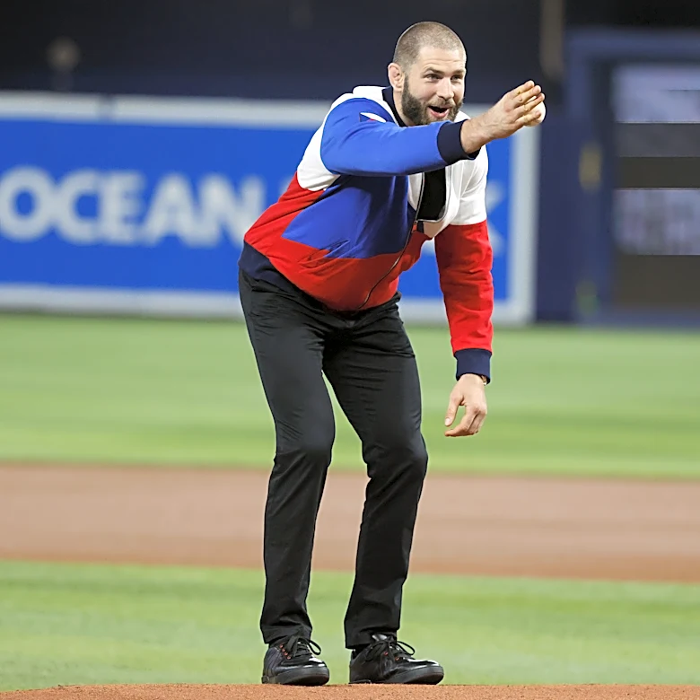 UFC 327’s Jiri Prochazka throws out first pitch for Miami Marlins … and it ain’t half bad (Video)